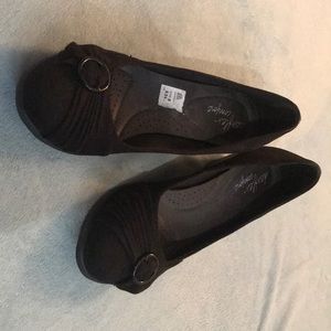 Dexflex Comfort Black Wedge Pumps